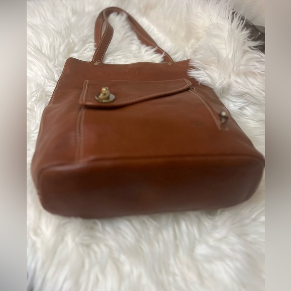 Classic Tan Leather Tote Bag - Picture 11 of 12